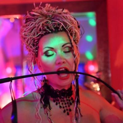 RiAD5 SEXY CAP AND GIRL