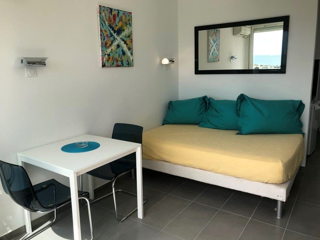Studio standard village 107 
