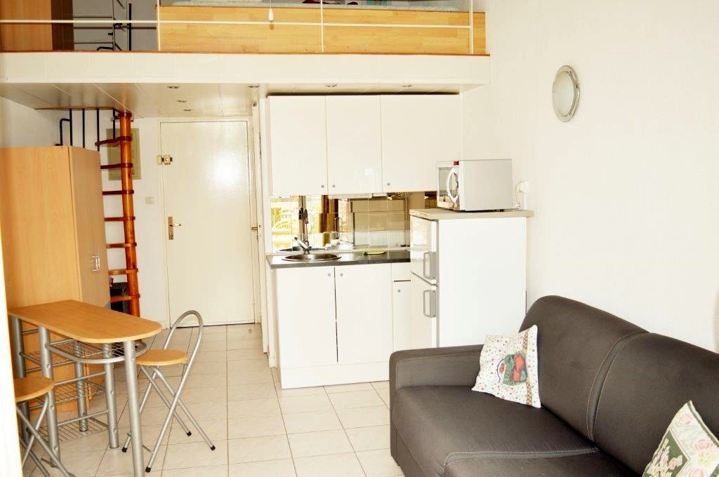Studio standard village 168 